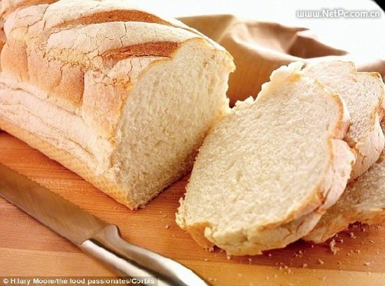 最新研究表明，吃白面包等高GI食物会增加罹患肺癌的风险。（图片来源：英国《每日邮报》）